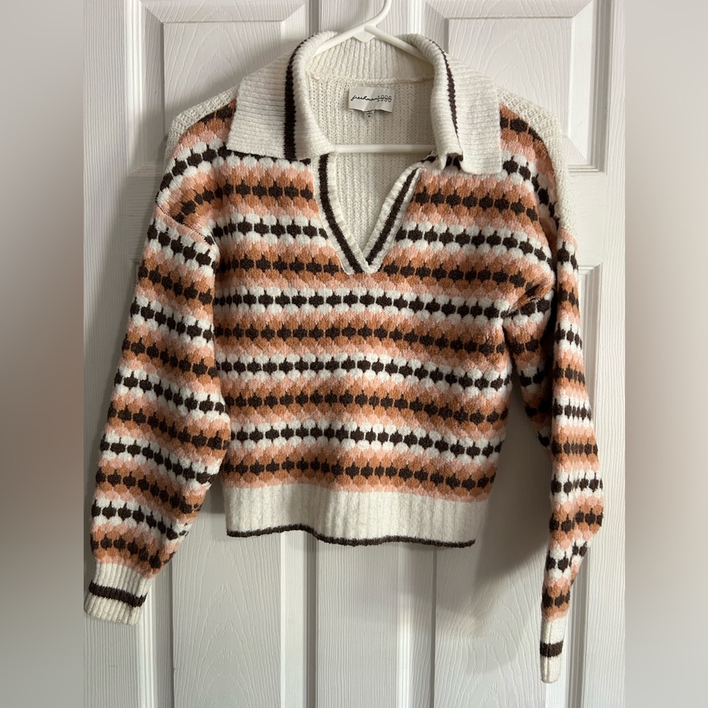 Freshman V-Neck Striped Sweater in Cream and Brown